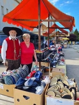 Prvič se je letos predstavilo podjetje LOMM iz Zaloga s copati in natikači